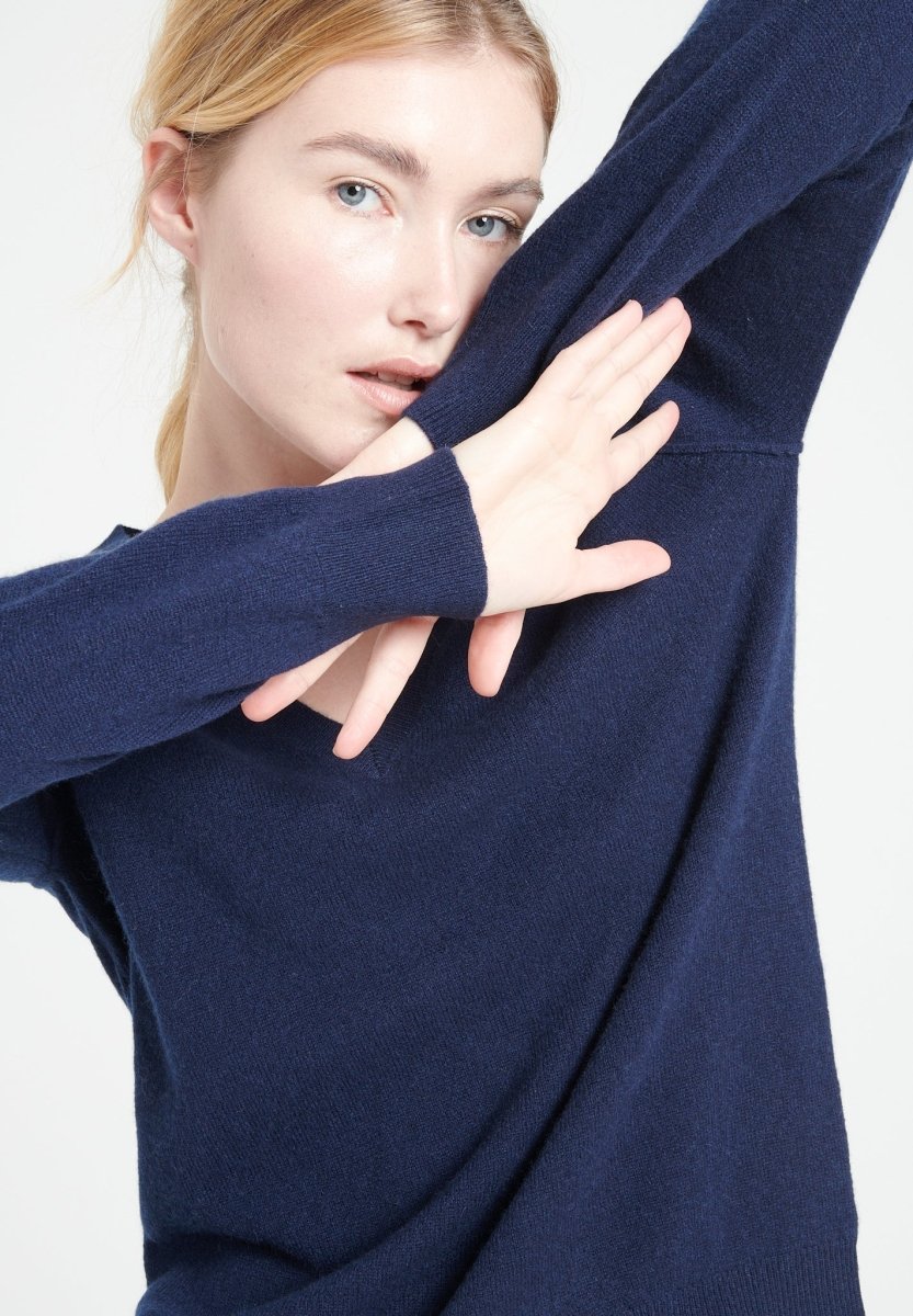 Pull col V cachemire bleu marine femme - LILLY 6